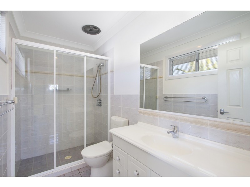 8 Prosperity Drive, Helensvale QLD 4212