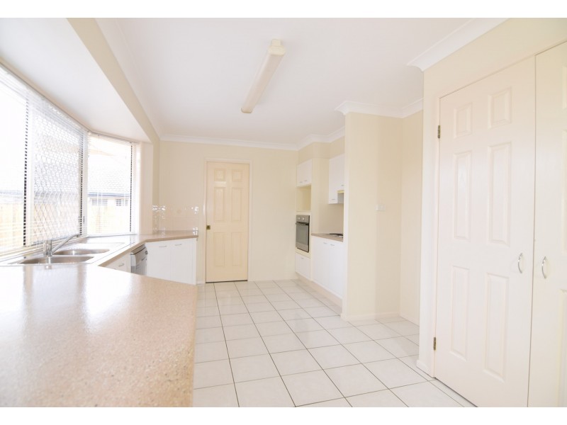 30 Corringle Close, Helensvale QLD 4212