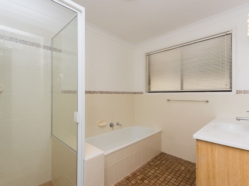 5 Midvale Place, Helensvale QLD 4212
