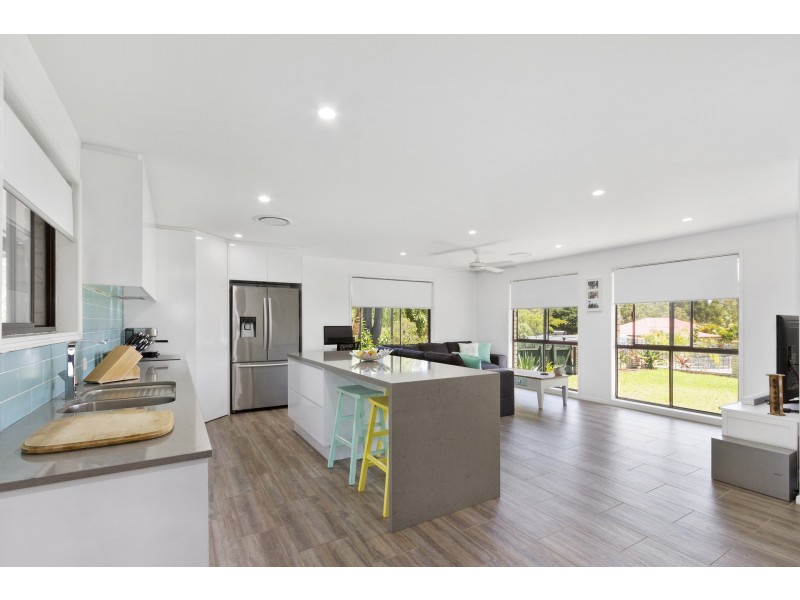 10 Catani Place, Helensvale QLD 4212