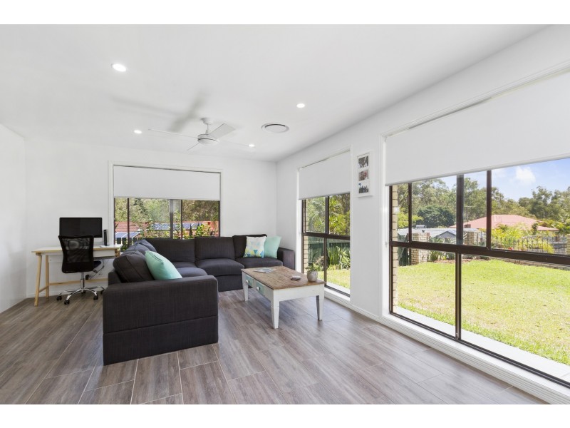 10 Catani Place, Helensvale QLD 4212