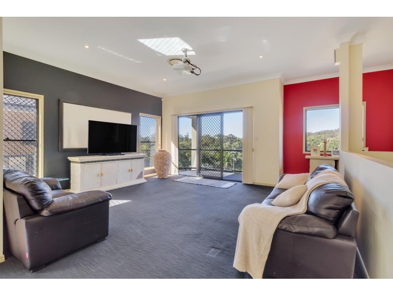 11 McNamara Court, Oxenford QLD 4210