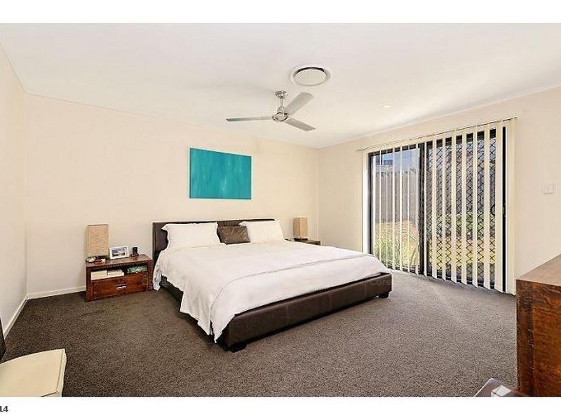 5 Mac Close, Oxenford QLD 4210