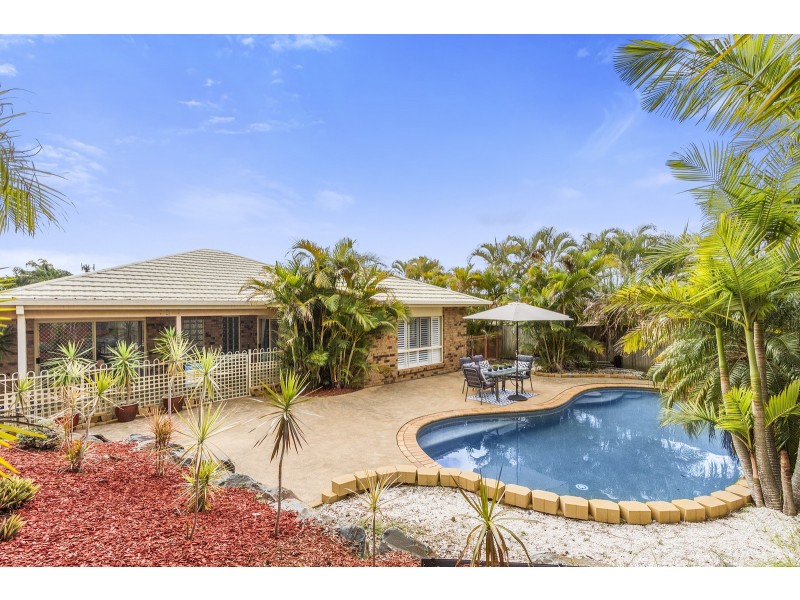 27 Cootharaba Drive, Helensvale QLD 4212