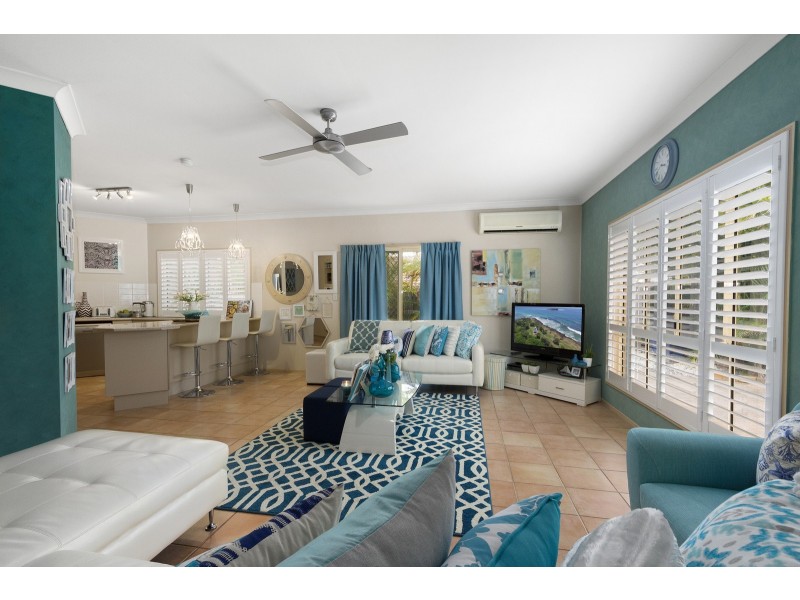 27 Cootharaba Drive, Helensvale QLD 4212