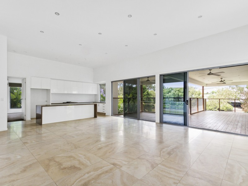 28 River Cove Place, Helensvale QLD 4212