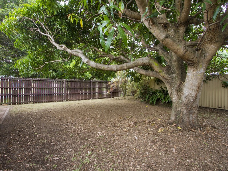 6 Burrinjuck Drive, Coombabah QLD 4216