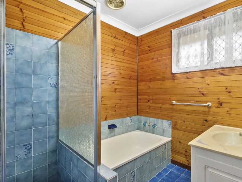 6 Burrinjuck Drive, Coombabah QLD 4216