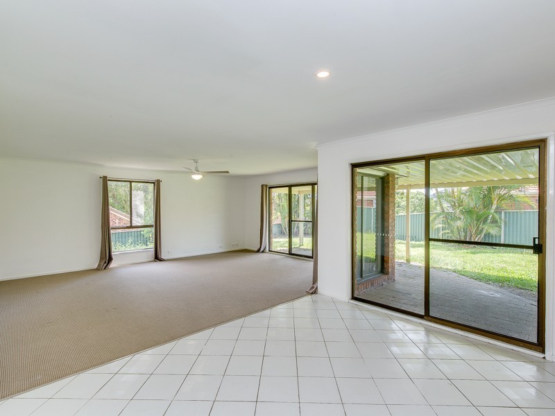 83 Parkes Drive, Helensvale QLD 4212
