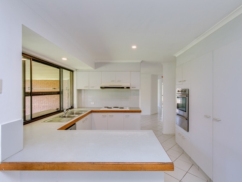 83 Parkes Drive, Helensvale QLD 4212