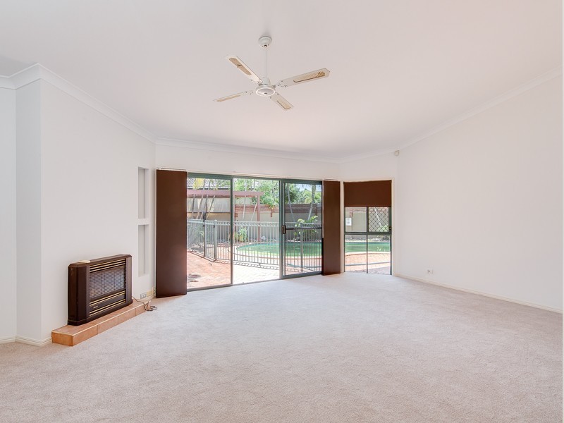 15 Oyster Cove Promenade, Helensvale QLD 4212