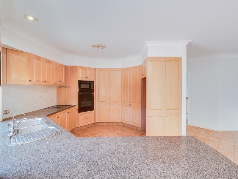 15 Oyster Cove Promenade, Helensvale QLD 4212