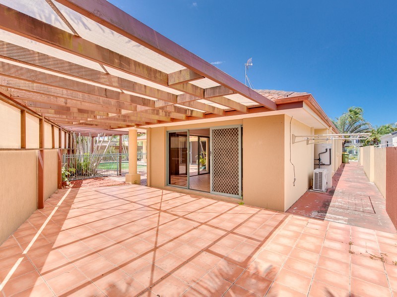 15 Oyster Cove Promenade, Helensvale QLD 4212