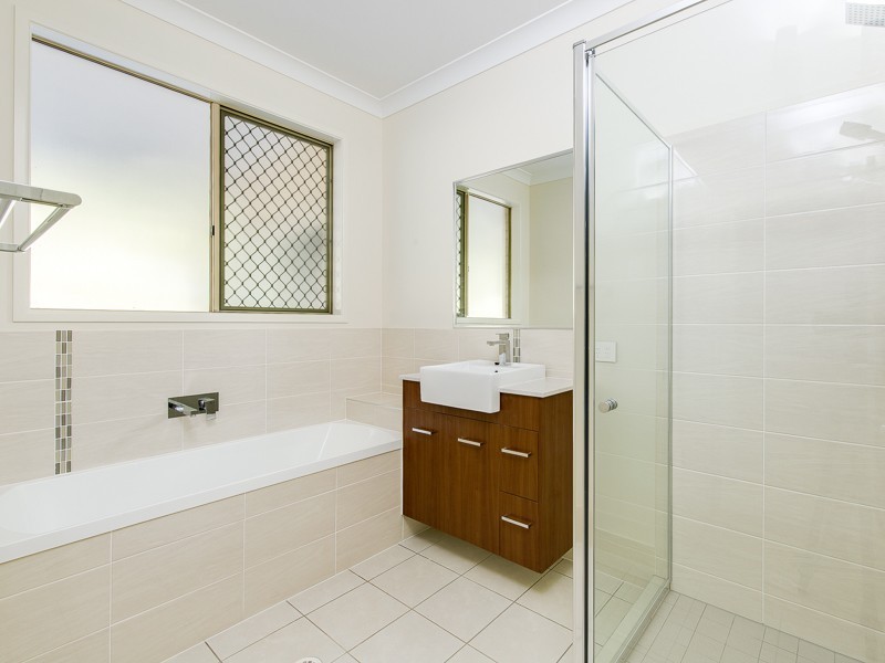 14 Shepparton Road, Helensvale QLD 4212
