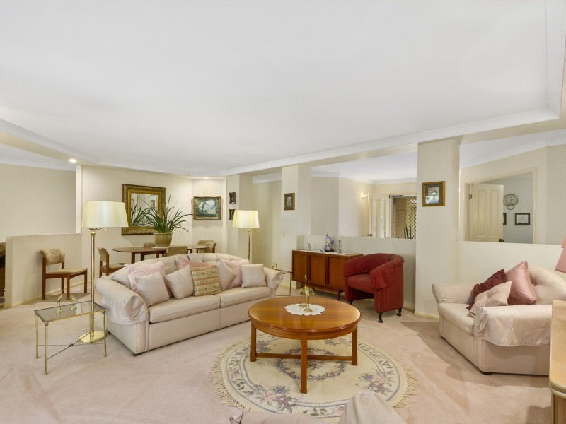 26 Edgeworth Place, Helensvale QLD 4212