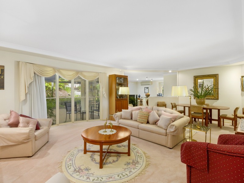 26 Edgeworth Place, Helensvale QLD 4212