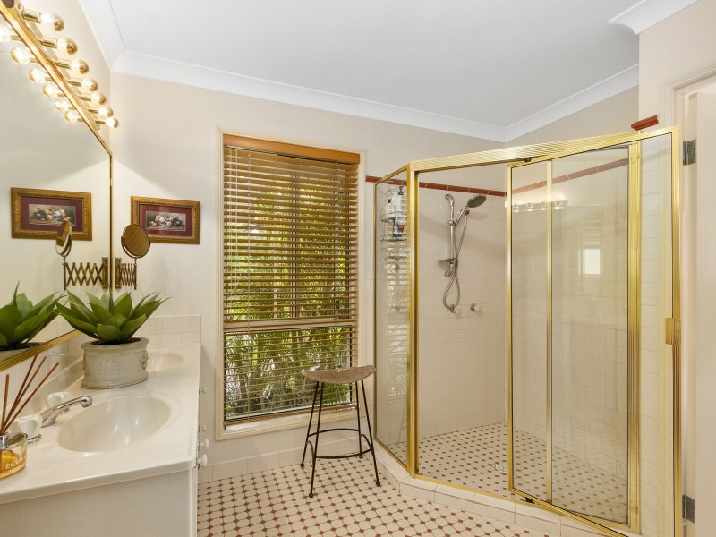 26 Edgeworth Place, Helensvale QLD 4212