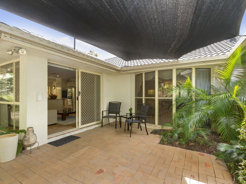 26 Edgeworth Place, Helensvale QLD 4212