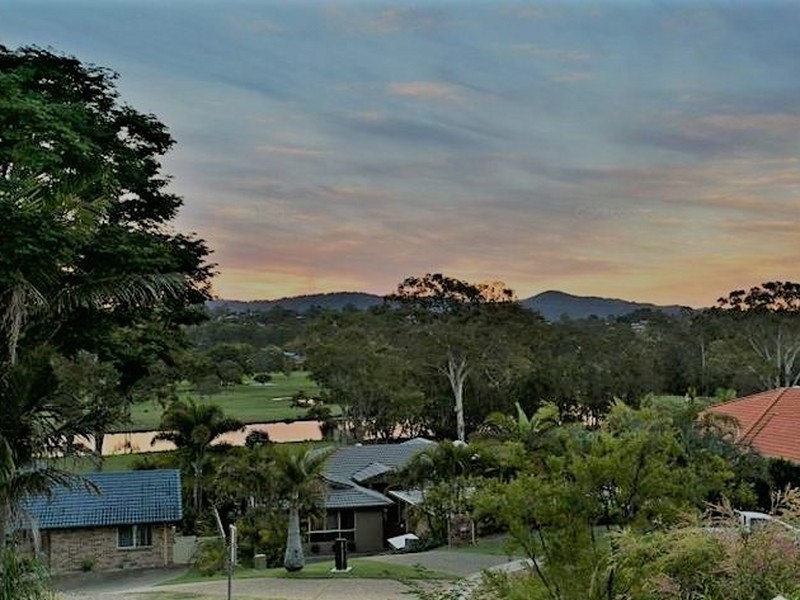 26 Edgeworth Place, Helensvale QLD 4212