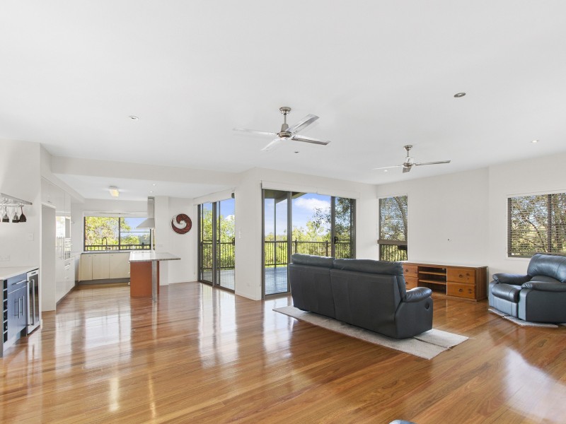 45 Crestridge Crescent, Oxenford QLD 4210