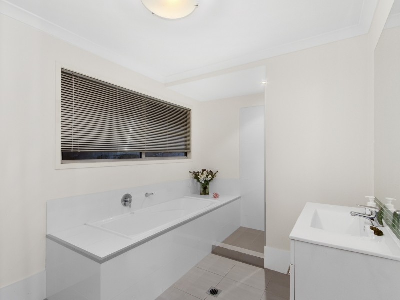 45 Crestridge Crescent, Oxenford QLD 4210