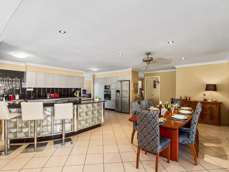 9 Eastern Court, Helensvale QLD 4212