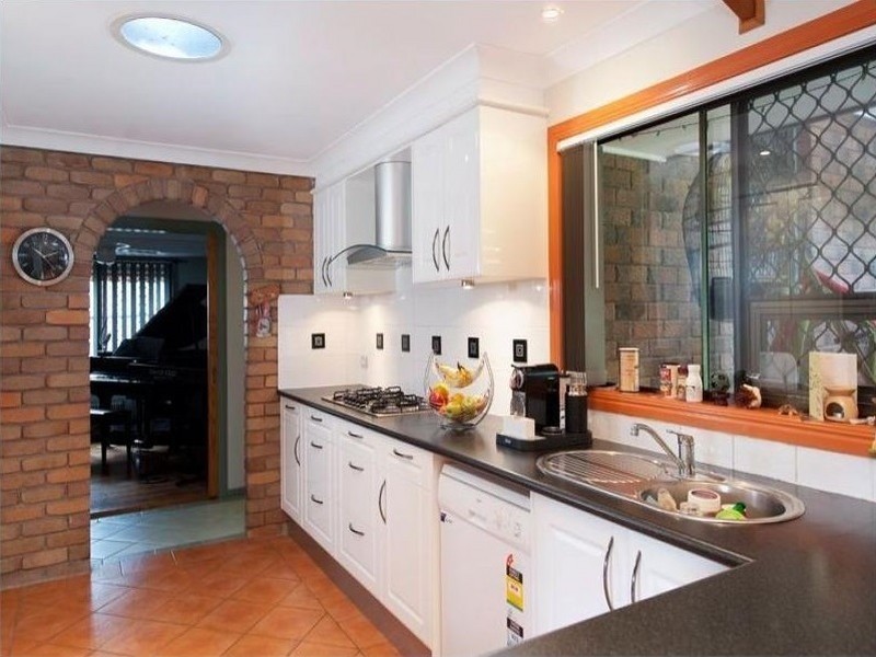 28 Preston Place, Helensvale QLD 4212