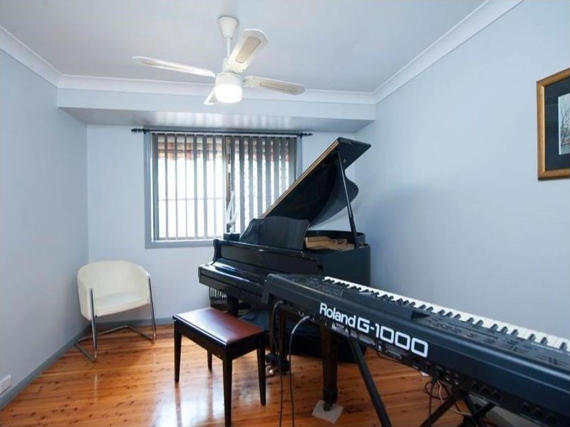 28 Preston Place, Helensvale QLD 4212