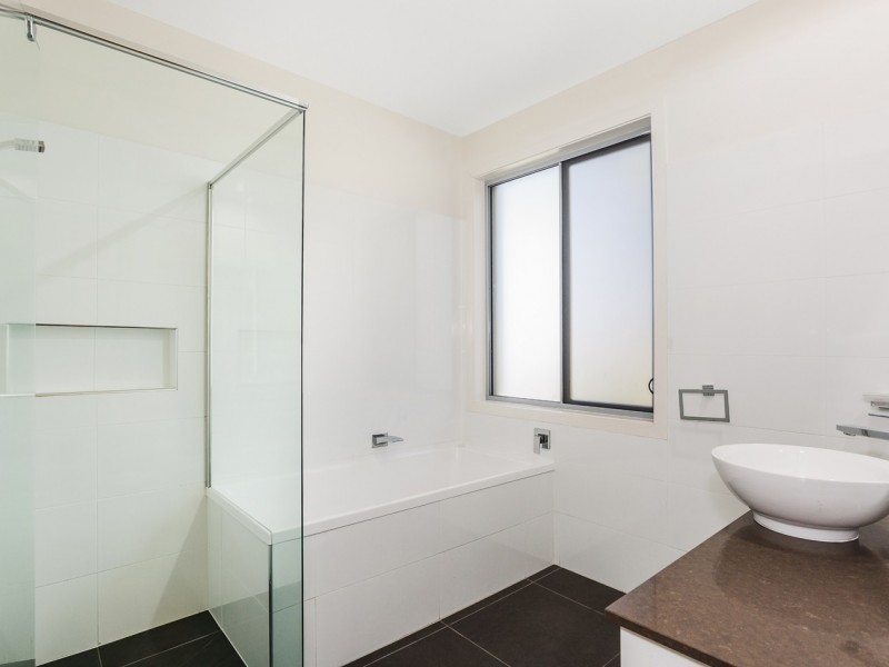 1/18 Woodlands Way, Parkwood QLD 4214