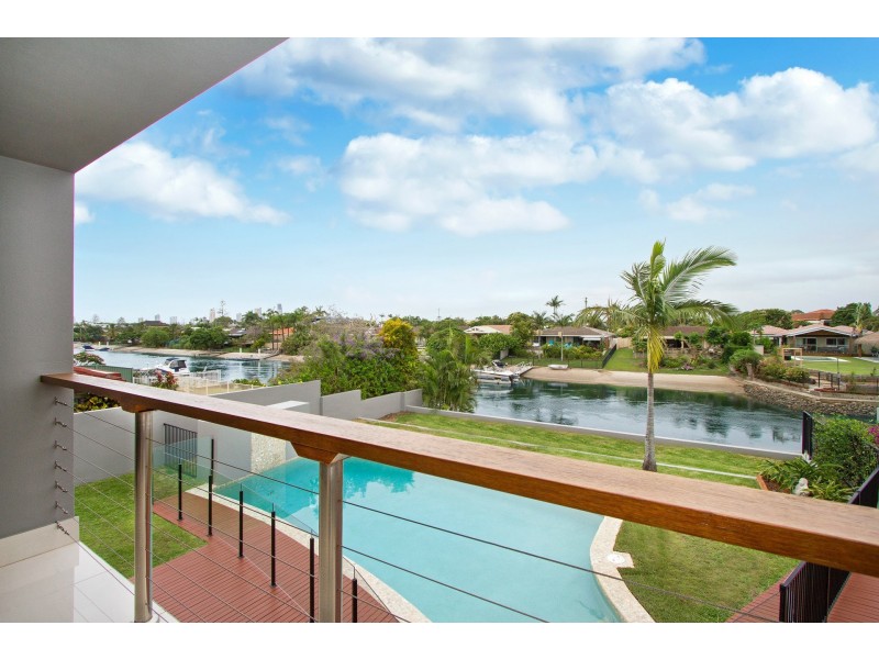 106 Salerno Street, Isle Of Capri QLD 4217