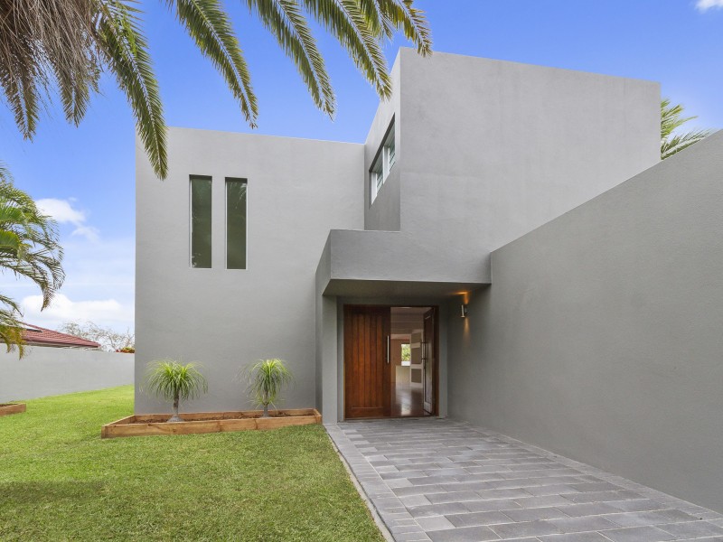 106 Salerno Street, Isle Of Capri QLD 4217
