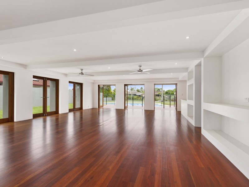 106 Salerno Street, Isle Of Capri QLD 4217