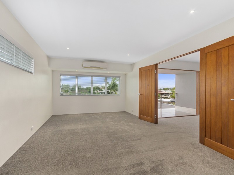 106 Salerno Street, Isle Of Capri QLD 4217