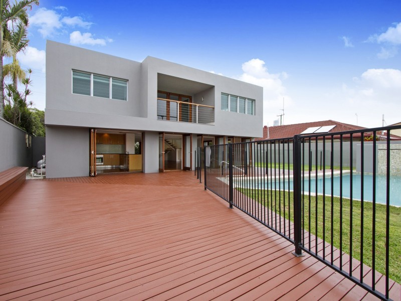 106 Salerno Street, Isle Of Capri QLD 4217