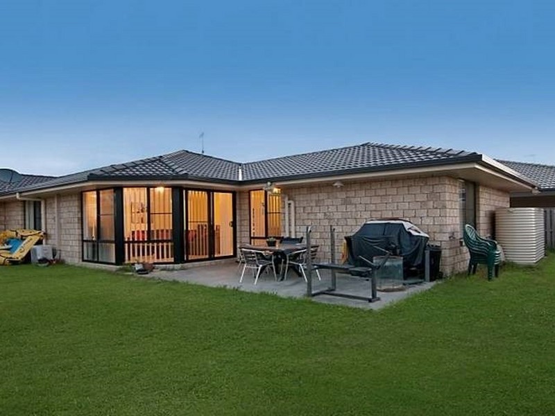 8 Ansett Way, Upper Coomera QLD 4209