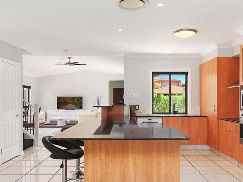 541 Oyster Cove Promenade, Helensvale QLD 4212