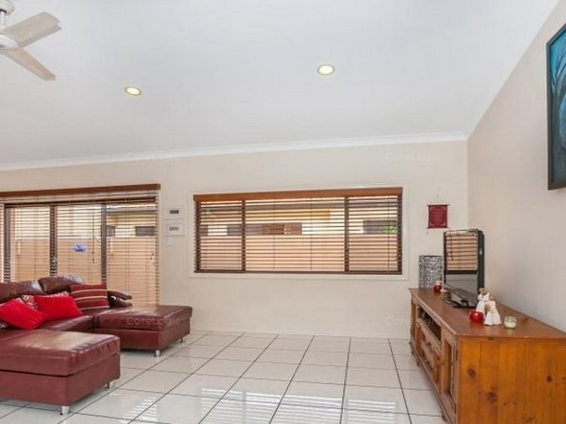 541 Oyster Cove Promenade, Helensvale QLD 4212