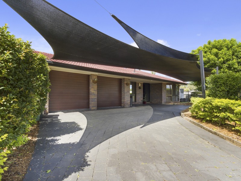 8 Linksview Court, Helensvale QLD 4212