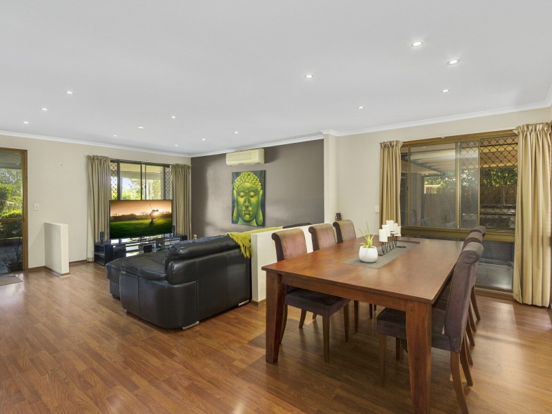 8 Linksview Court, Helensvale QLD 4212