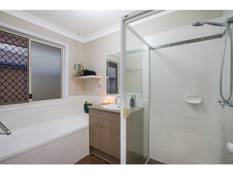 25 Oceanis Drive, Oxenford QLD 4210