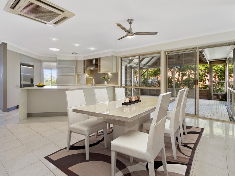 18 Tanunda Drive, Helensvale QLD 4212