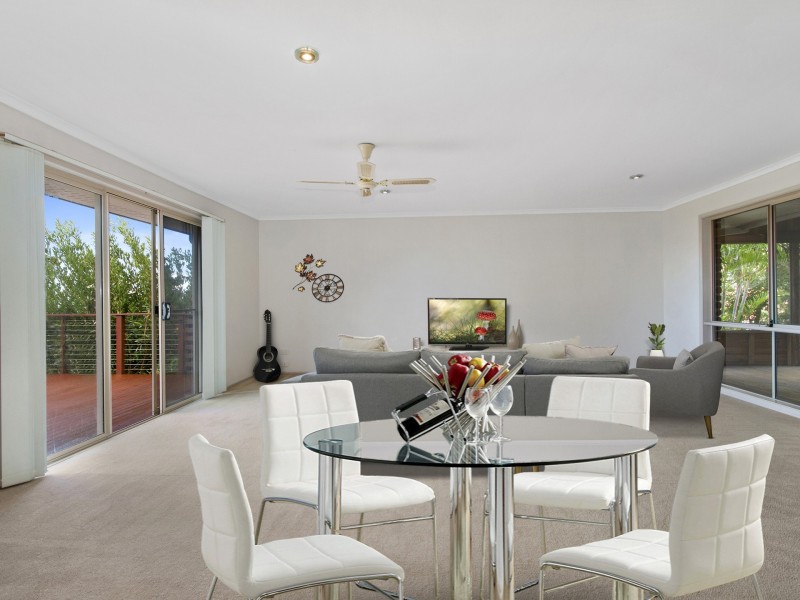 18 Tanunda Drive, Helensvale QLD 4212