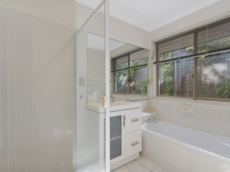 18 Tanunda Drive, Helensvale QLD 4212