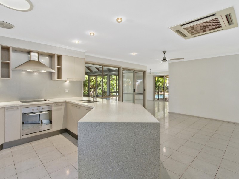 18 Tanunda Drive, Helensvale QLD 4212