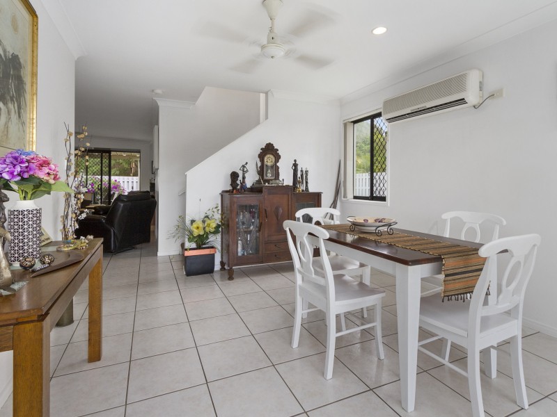 10/13 Hervey Street, Pacific Pines QLD 4211