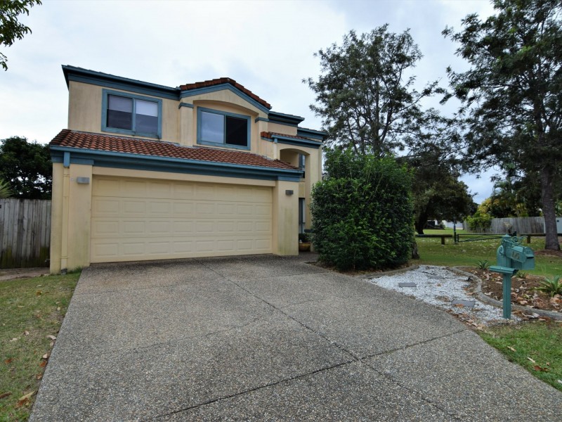 16 Hialeah Crescent, Helensvale QLD 4212