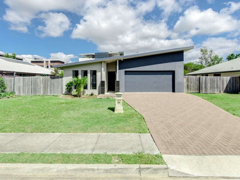 33 Casuarina Way, Helensvale QLD 4212
