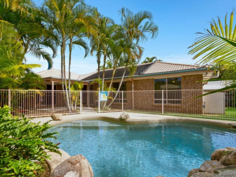 15 Whyalla Court, Helensvale QLD 4212