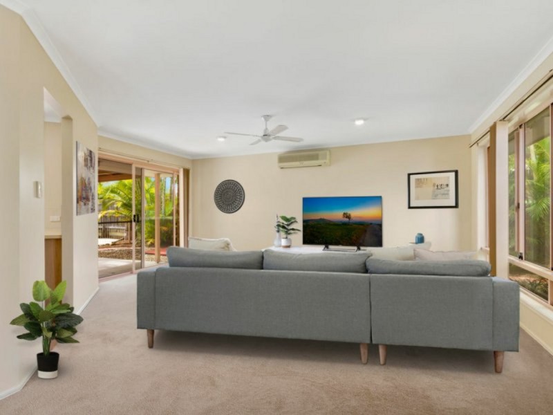 15 Whyalla Court, Helensvale QLD 4212