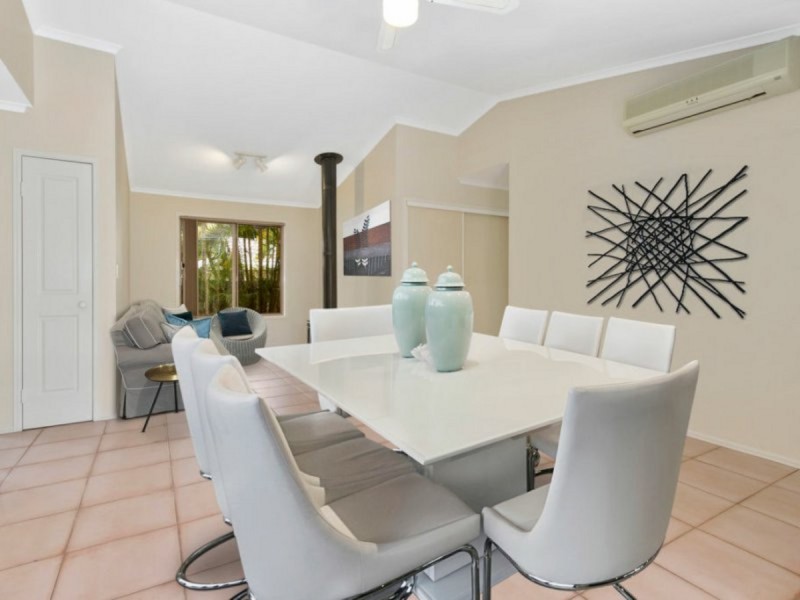 15 Whyalla Court, Helensvale QLD 4212